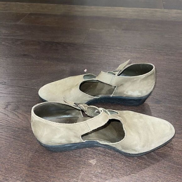 Arche Wedge T Strap Shoe - Picture 3 of 9